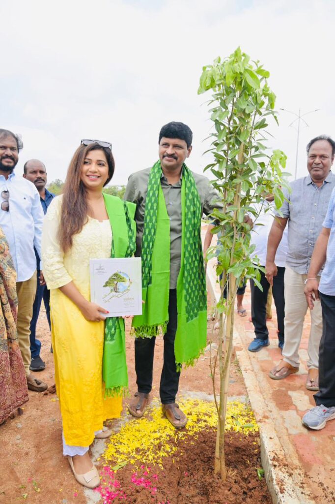 Shreya Ghoshal takes part in Green India Challenge