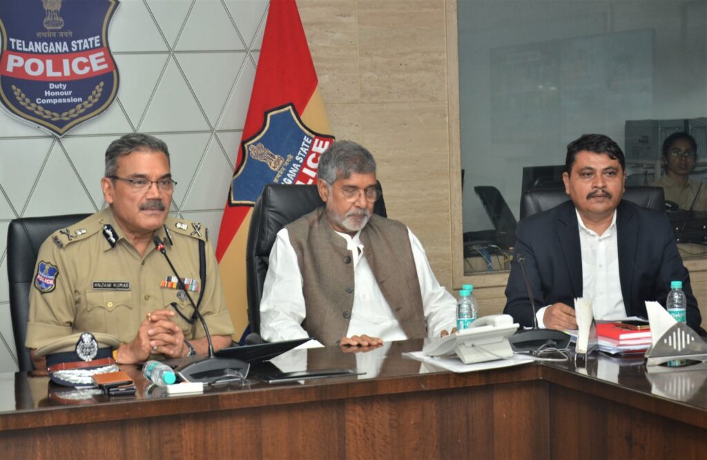 Kailash Satyarthi visits Telangana DGP office
