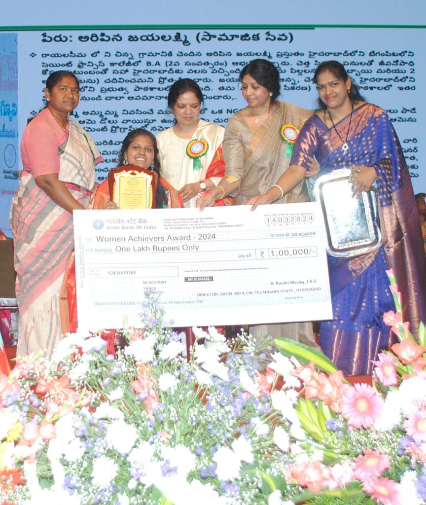 Jayalakshmi, 18, PM of MSI, honored by Minister Seethakka